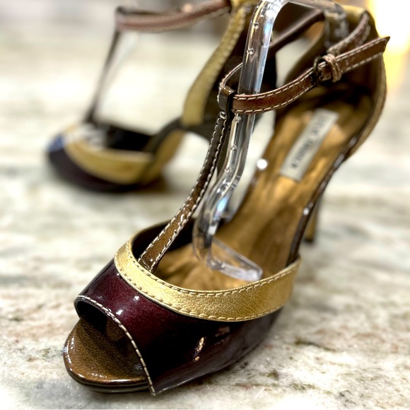 Steve Madden Patent Leather Brown/Gold T-Strap Shoes - Picture 10 of 11
